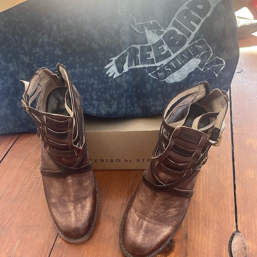 FB-Stair FreeBird ankle boots